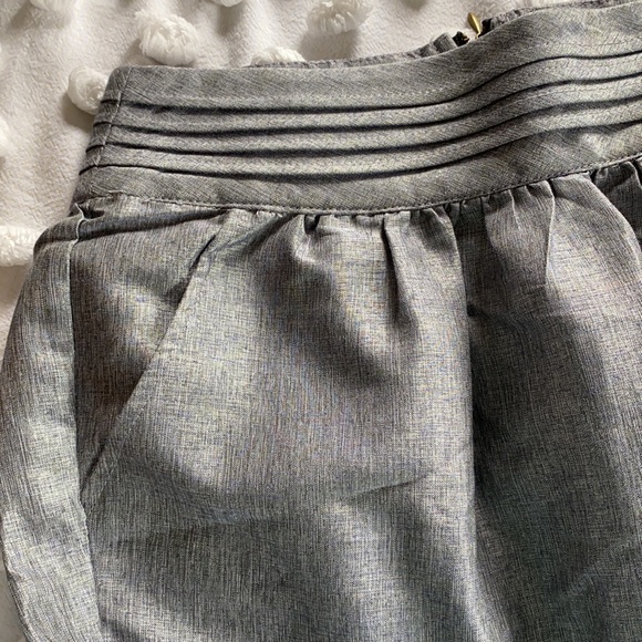 Mini skirt with pockets - Picture 3 of 3